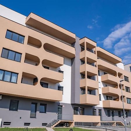 Comfort 15H Dunajska Streda Bagian luar foto