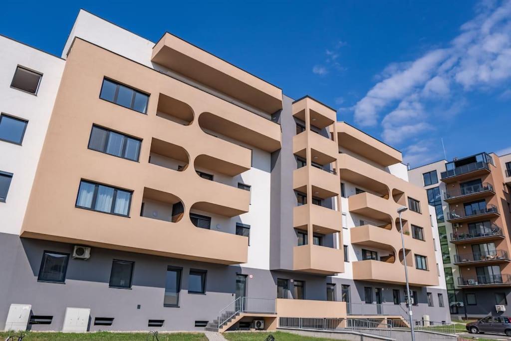 Comfort 15H Dunajska Streda Bagian luar foto